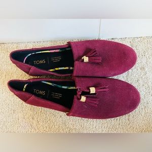 Toms Loafers Raisin Maroon Women’s Size 8 Gold Tassels Kelli Suede Leather